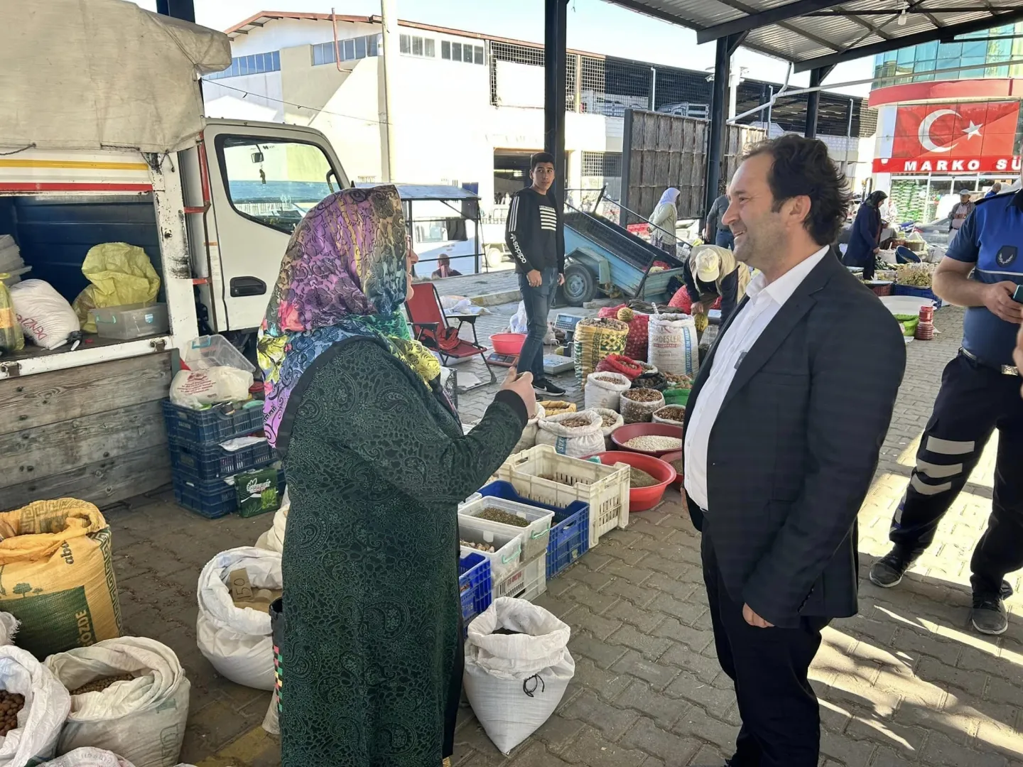 Başkan Yıldırım Pazar Esnafıyla Buluştu!